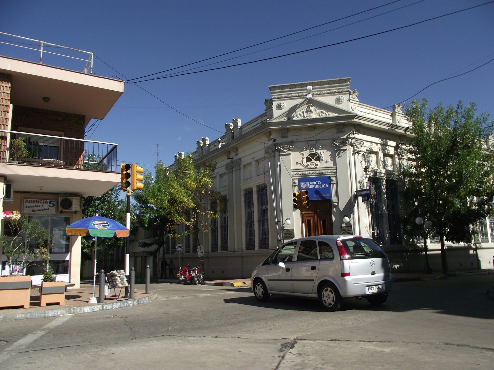 Photo 1610290735825 06263ef4fb2f Scaled